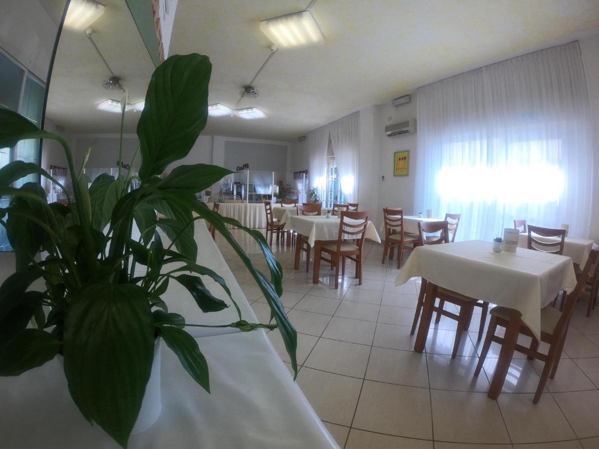 Splendid B&B Milano Marittima Kültér fotó