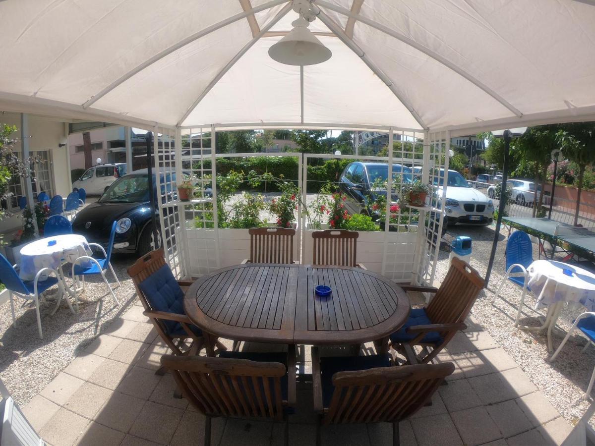 Splendid B&B Milano Marittima Kültér fotó